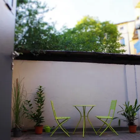 In Altstadt-/messenahe, Zentral & Ruhig Apartamento