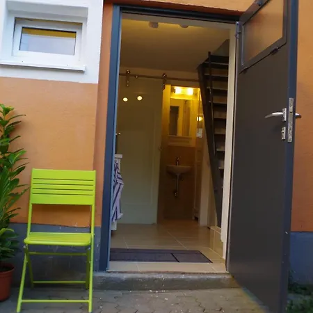 In Altstadt-/messenahe, Zentral & Ruhig Apartamento *
